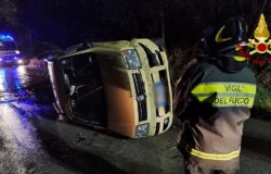 Incidente, auto, ribalta, giovani