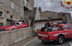 Incendio, magazzino, centro storico, feritI