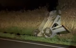 Venafro, sbandano, auto, si ribaltano, ferita, coppia