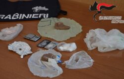 eroina, cocaina, arrestati, spaccio,