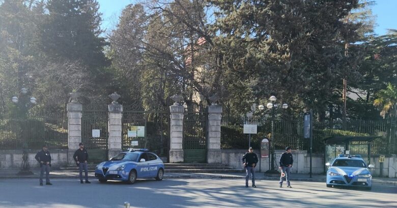 Polizia, hashish, cocaina, giovani