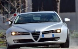 Estorsioni, rapine, violenze, squadra Mobile, arrestato, minorenne