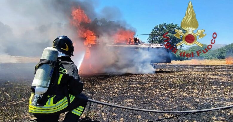 INCENDIO, fuoco, mietitrebbia, fiamme