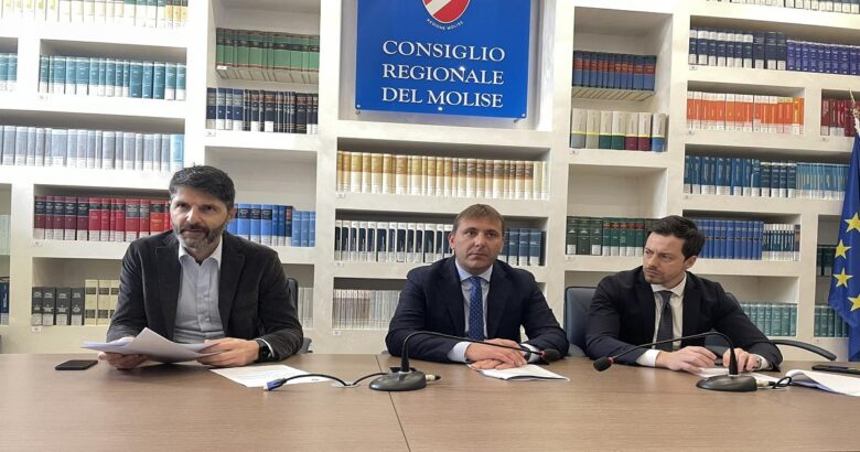 Molise, sottosegretario bis, M5s, poltrone,