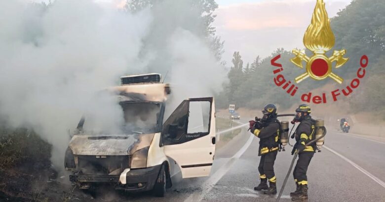 Statale 87, furgone, fiamme, galleria, Lama Bianca