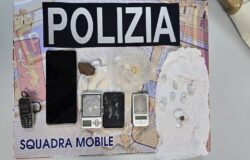 Polizia, eroina, metanfetamina, arrestato, giovane, spacciatore