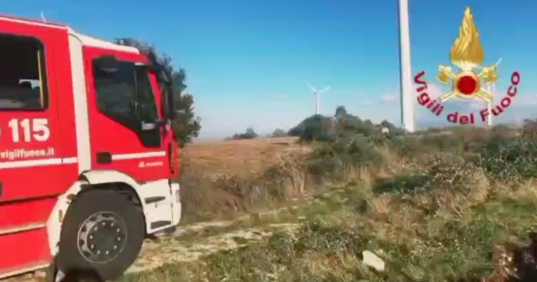 vento, pala eolica, anomalia, vigili del fuoco