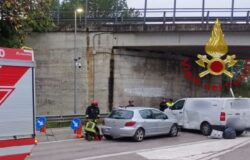 Incidente, auto, furgone, donna, ospedale
