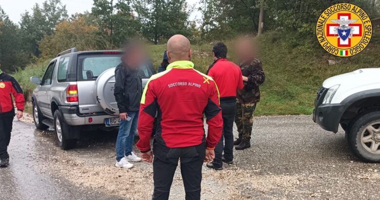 boschi, castagne, disperso, rintracciato, Soccorso Alpino