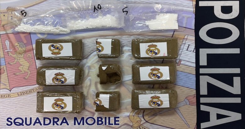 hashish, cocaina, arrestato, giovane, spacciatore