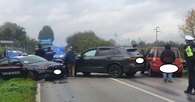 Incidente, SS 85 Venafrana, auto, feriti, code, traffico in tilt