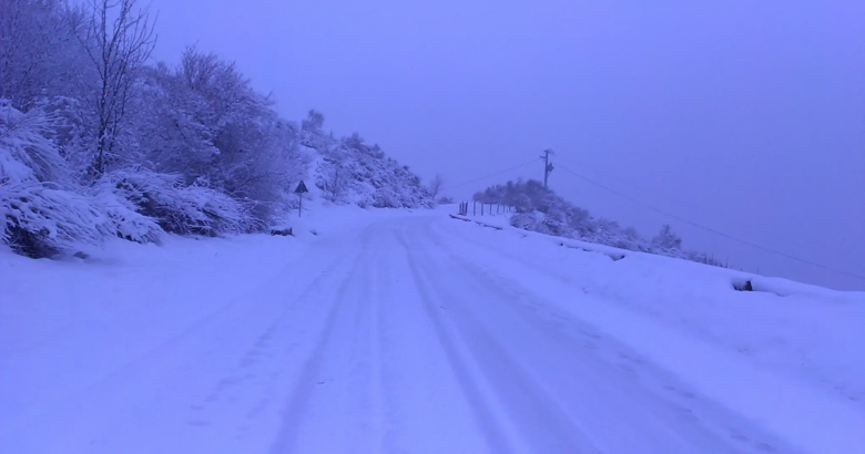 Tormente, neve, strada chiusa