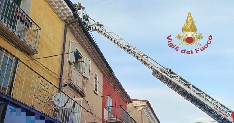 Canna fumaria, fiamme, Vigili del fuoco