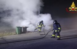 Isernia, botti, fine anno, incendio, cassonetto, fiamme, Balcone