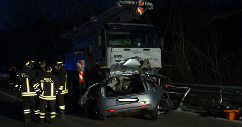 incidente, scontro, camion, auto, Bifernina, morto