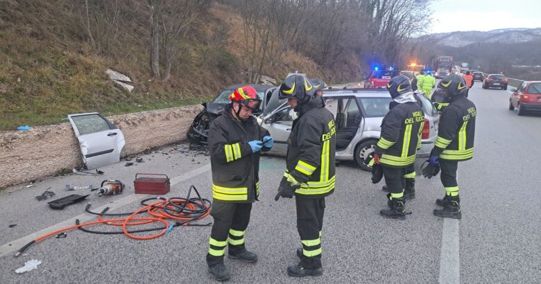 incidente-scontro-statale-feriti-codice-rosso-ospedale-morto