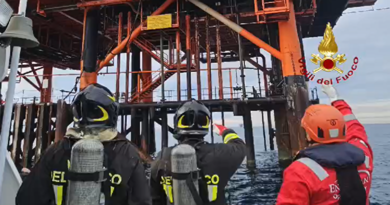 termoli, piattaforma petrolifera, incendio