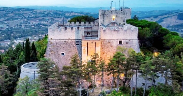 Campobasso, Castello Monforte, rimozione pini neri