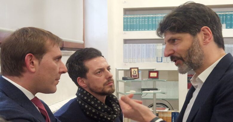 Primiani, Greco e Gravina del M5S