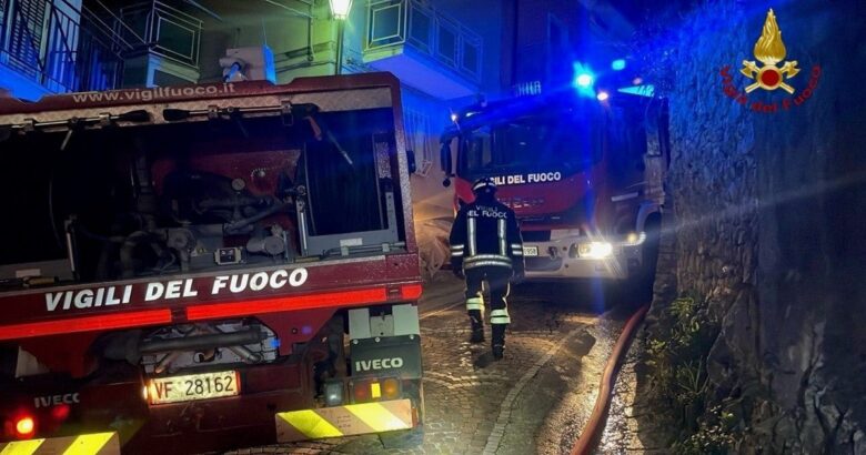 Incendio, centro storico, Monteroduni,