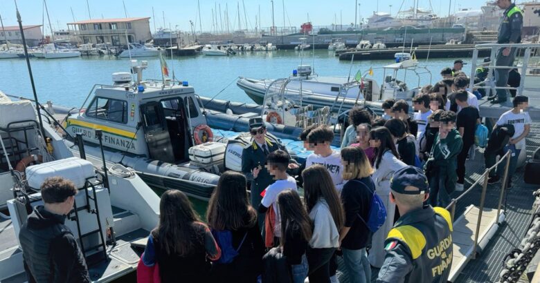Giornata del Mare e Cultura Marina, studenti, Guardia di Finanza, mare