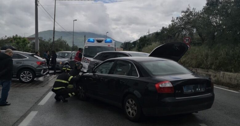 incidente stradale, feriti, codice rosso