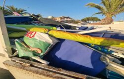 ombrelloni, lettini, sdraio, gonfiabili, spiaggia libera