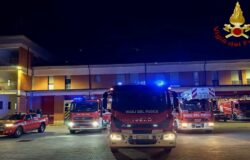 Isernia, persone bloccate, ascensore, vigili del fuoco