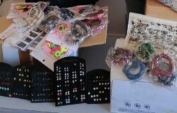 Guardia di Finanza, sequestrati, articoli, bigiotteria