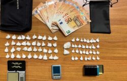 Droga, cocaina, soldi, arrestato