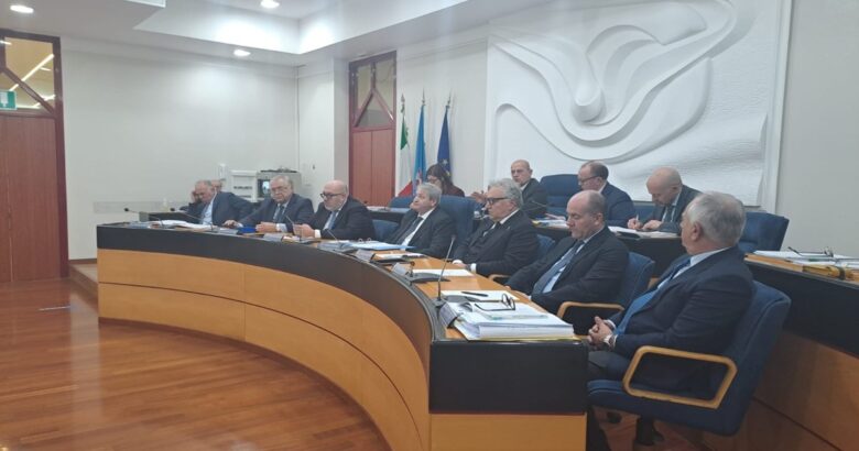 Consiglio regionale, Molise, approvati, variazione, assestamento, bilancio