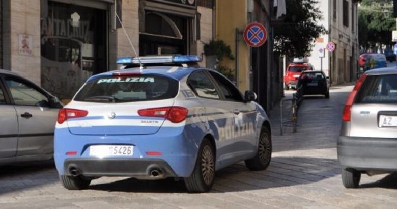 Isernia, profumi, passeggino, donne, Polizia