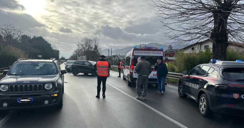 Venafro, incidente, SS 85 Venafrana, auto, camion, ferito