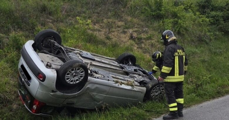 Incidente, Vigili del Fuoco, lamiere, conducente, incastrato