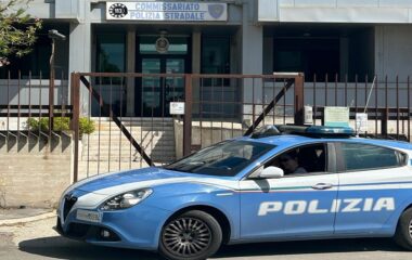 Incendio doloso, furto ciclomotore, minorenni, denunciati, Polizia