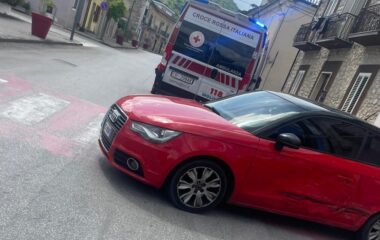Pozzilli, incidente, incrocio, via Roma, ferita, ragazza